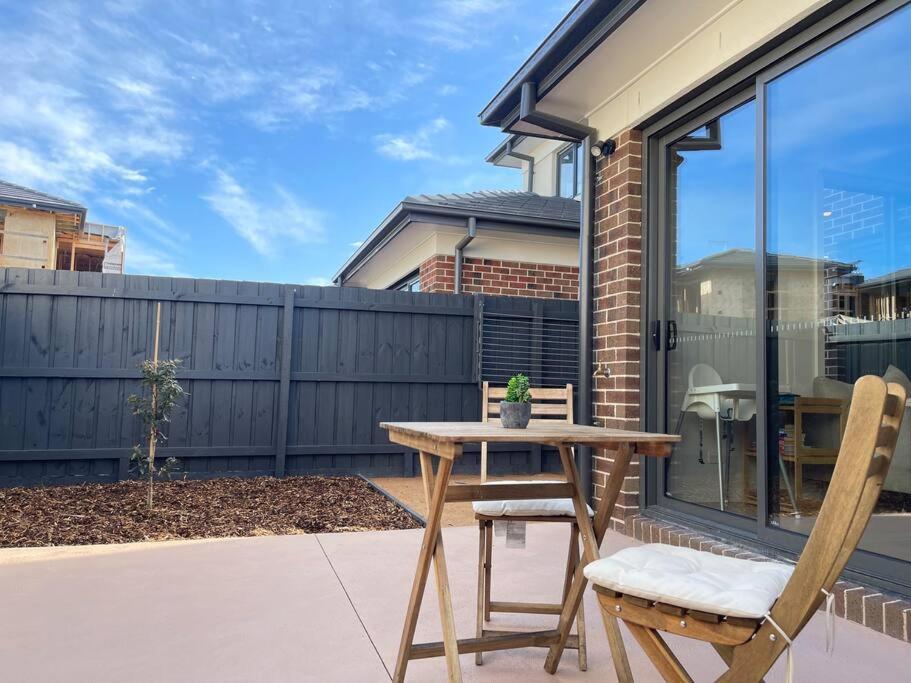 Casey Green Townhouse By Goodlive Narre Warren Exterior photo