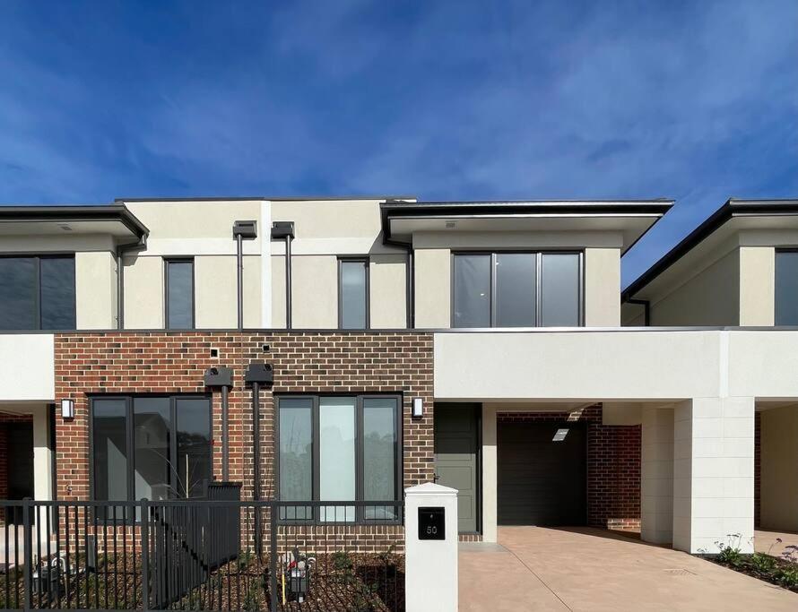 Casey Green Townhouse By Goodlive Narre Warren Exterior photo