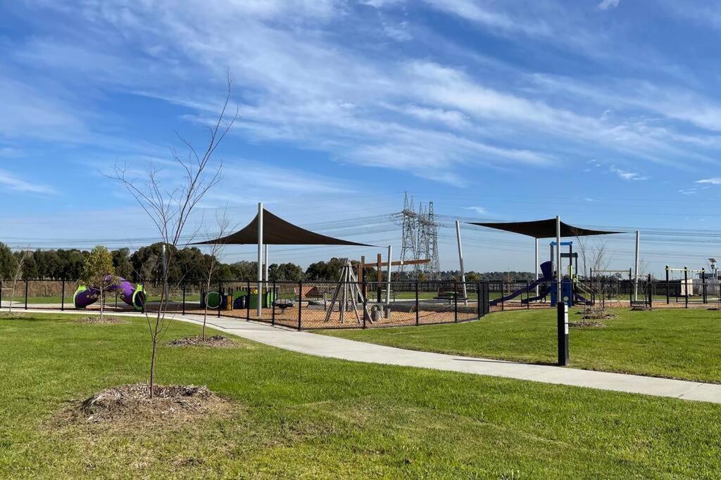 Casey Green Townhouse By Goodlive Narre Warren Exterior photo